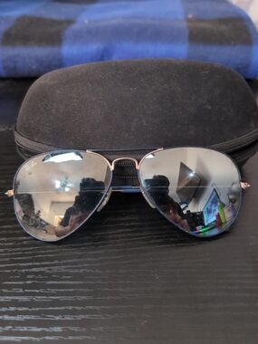 Ray-Ban RB3025 Aviator Large Metal Sunglasses Gold Blue Mirror Made in Italy